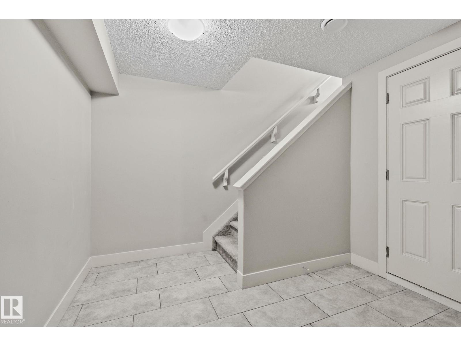 #21 2922 Maple Wy Nw Property Photo 34