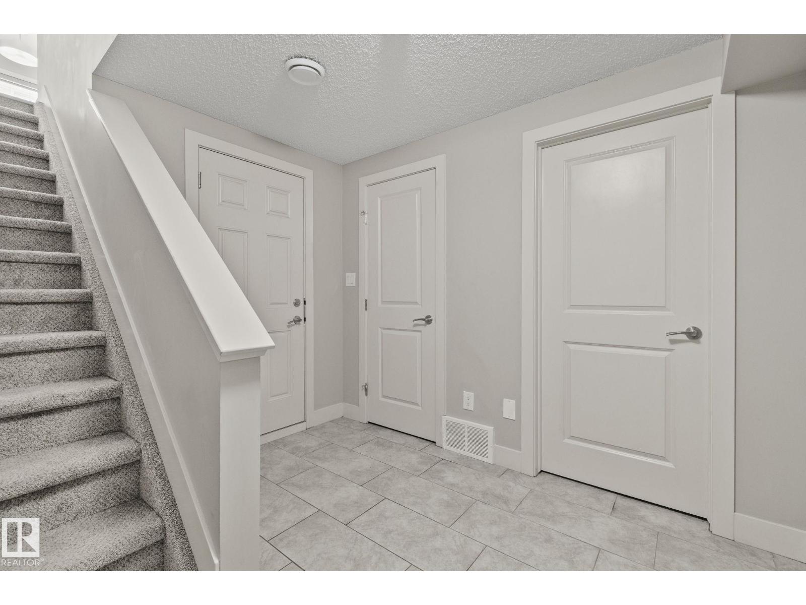 #21 2922 Maple Wy Nw Property Photo 35