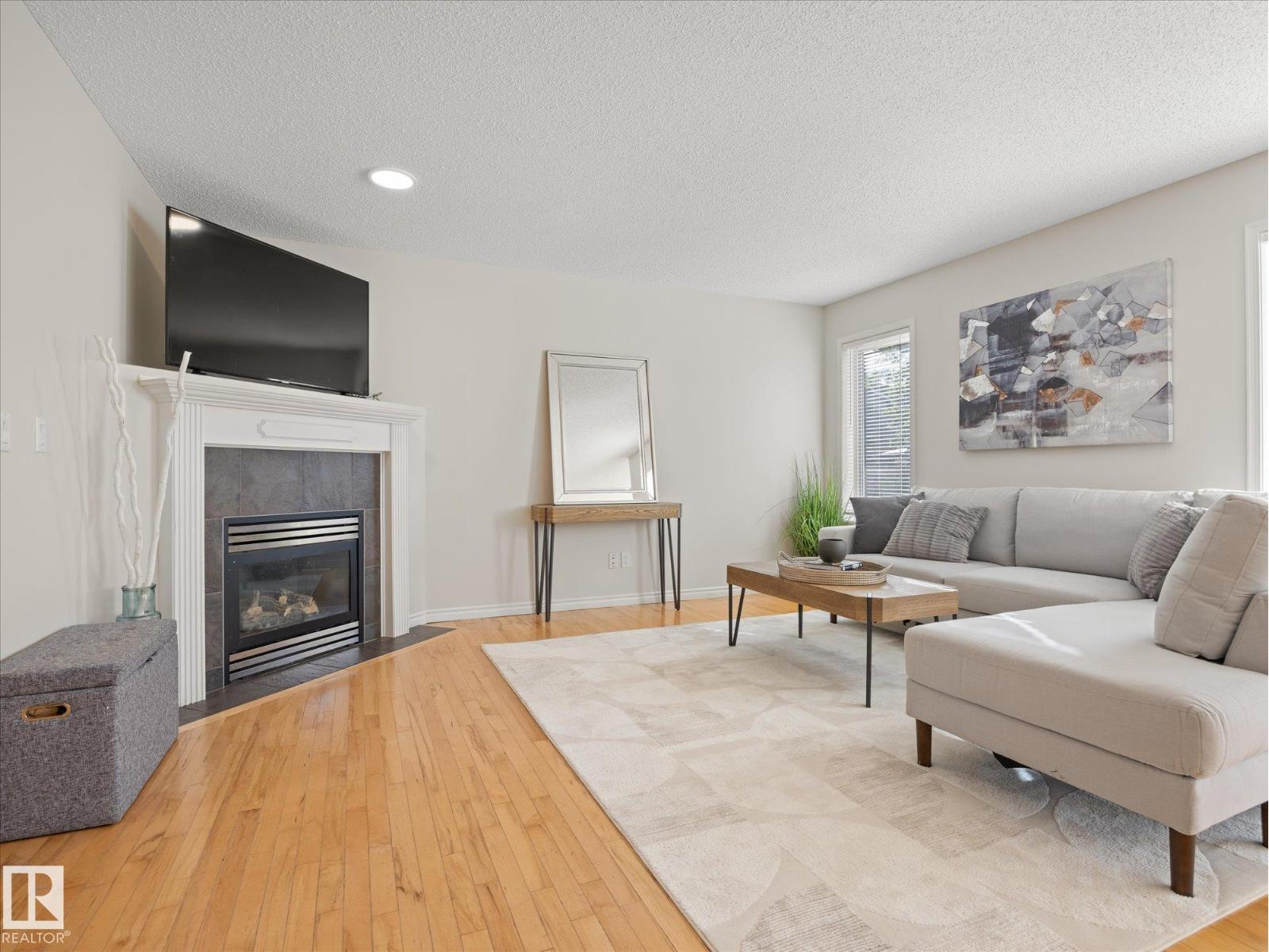 11531 11 Av Sw Property Photo 2