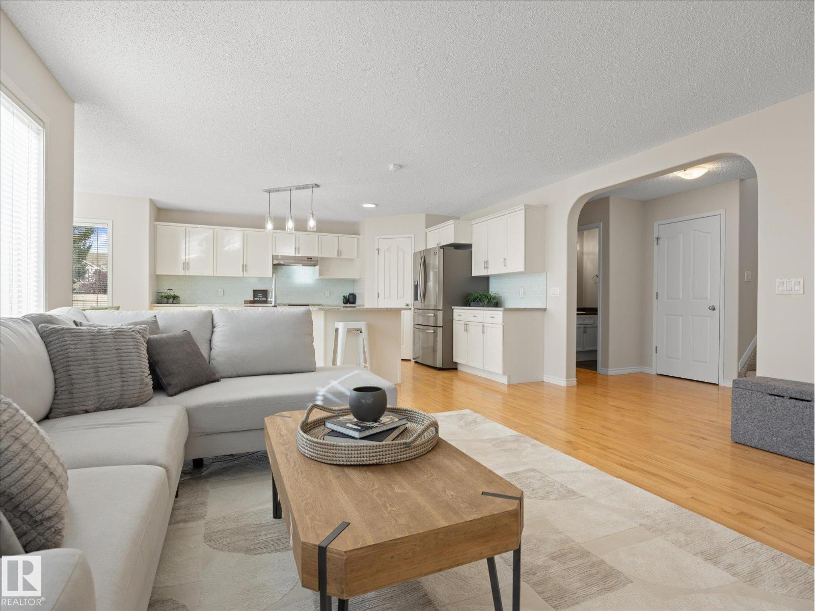 11531 11 Av Sw Property Photo 3