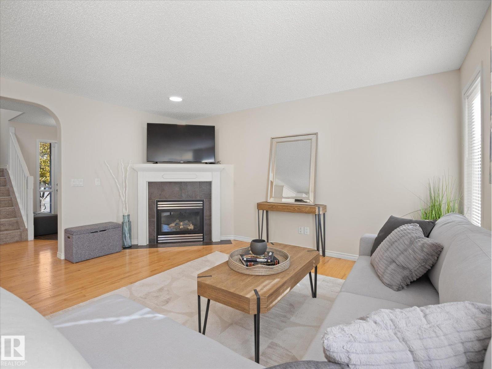 11531 11 Av Sw Property Photo 4
