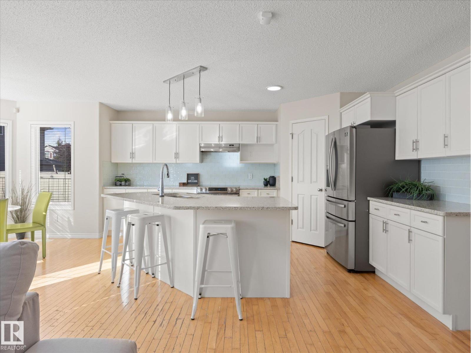 11531 11 Av Sw Property Photo 5