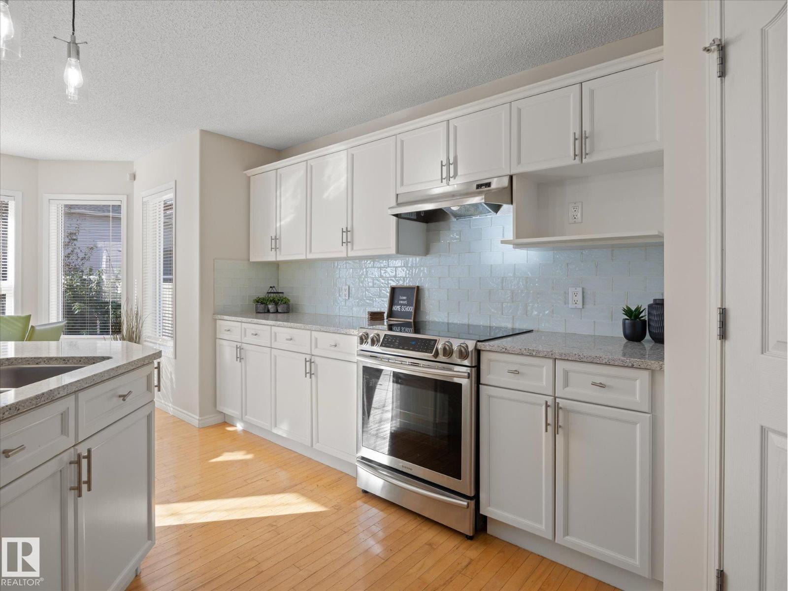 11531 11 Av Sw Property Photo 10