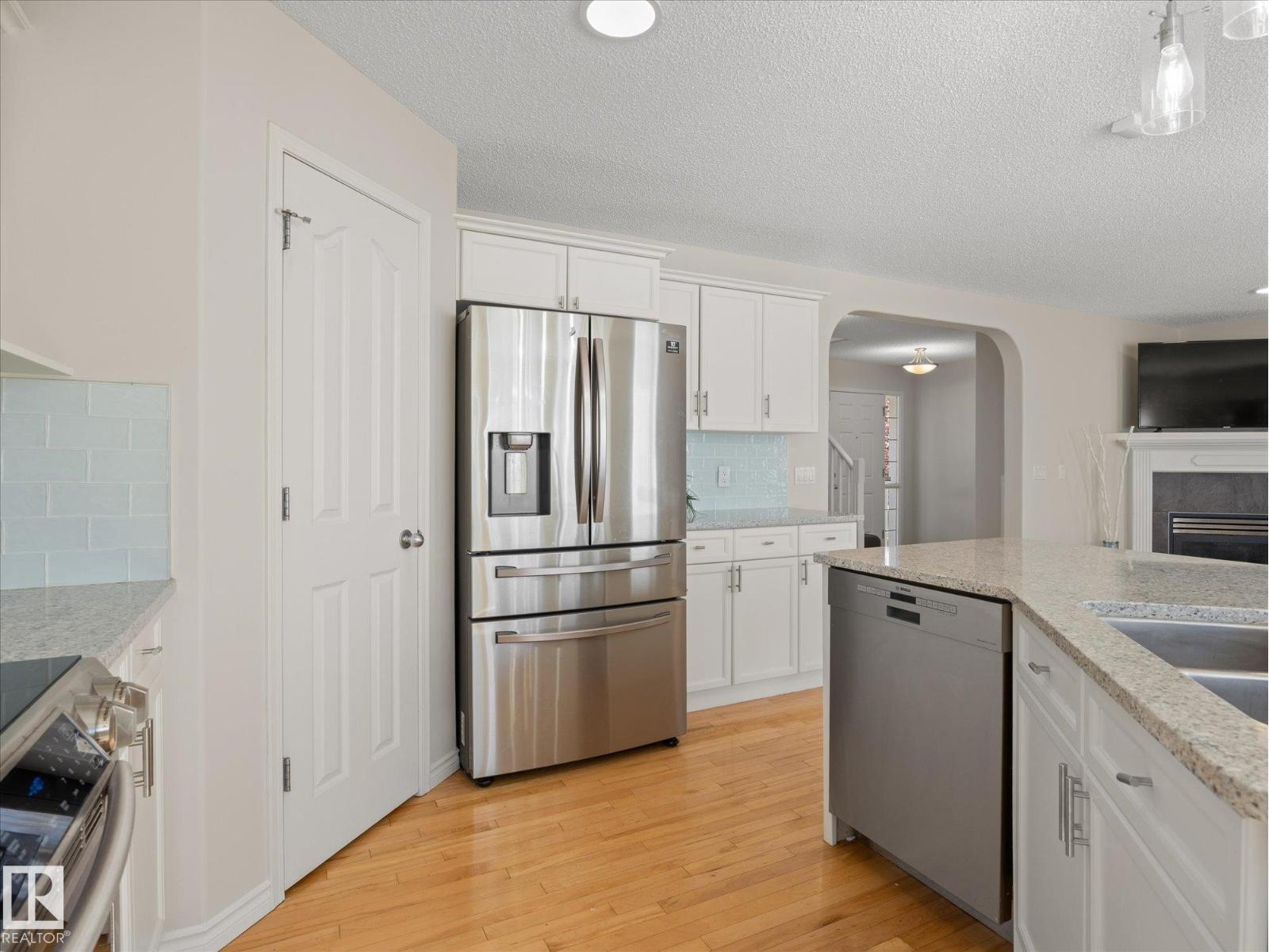 11531 11 Av Sw Property Photo 11