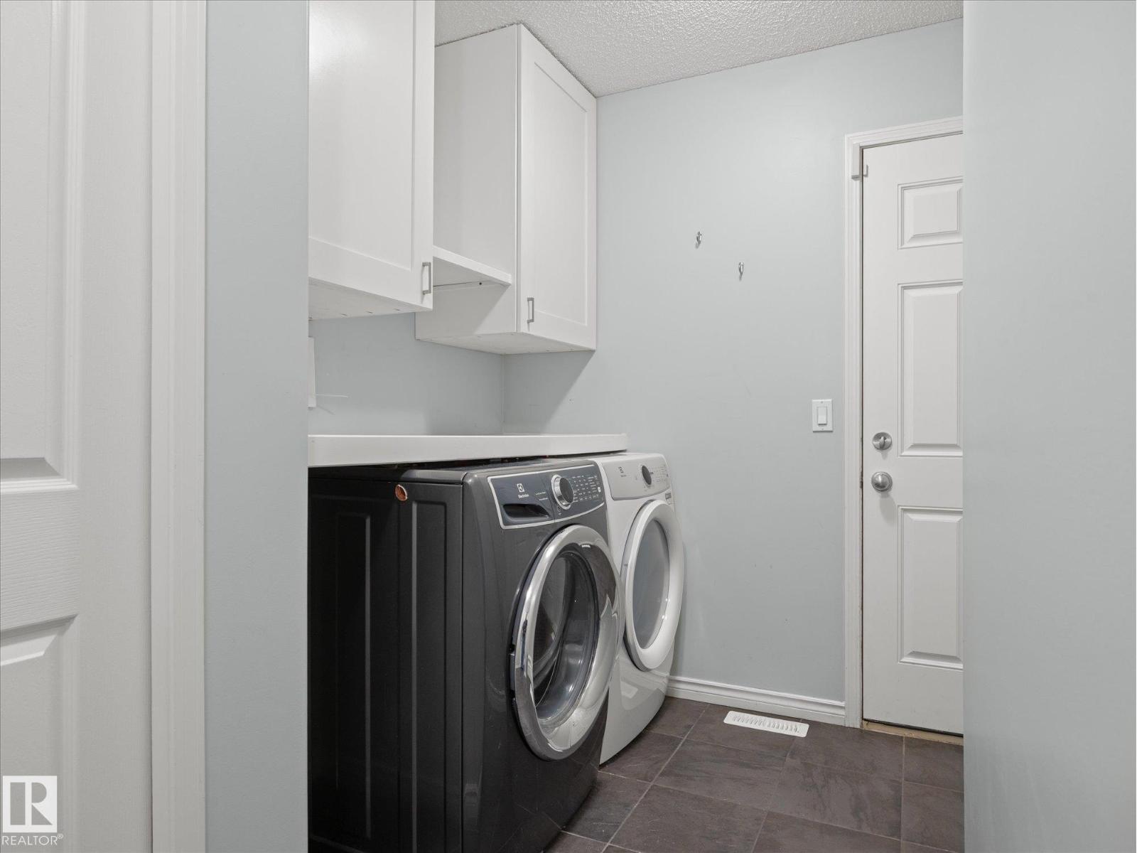 11531 11 Av Sw Property Photo 14