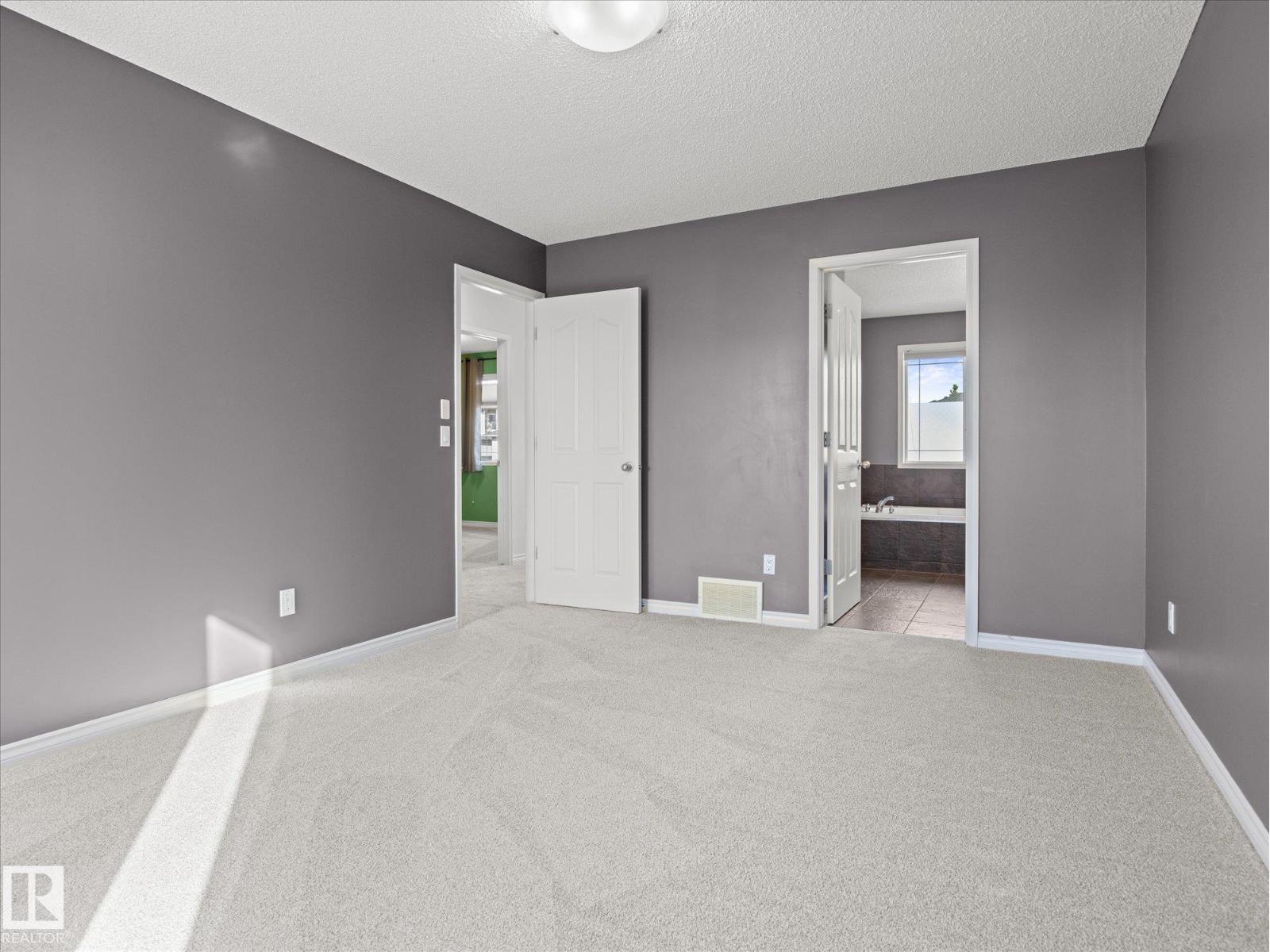 11531 11 Av Sw Property Photo 17