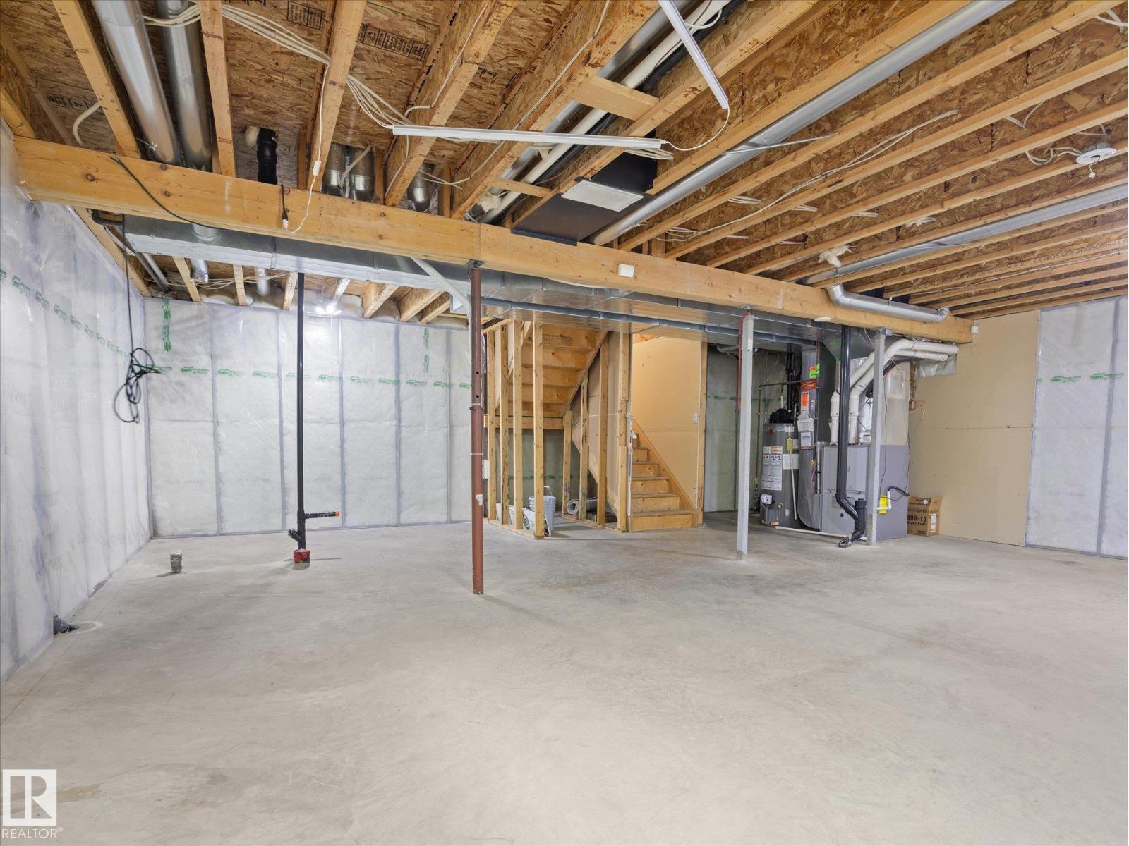 11531 11 Av Sw Property Photo 25