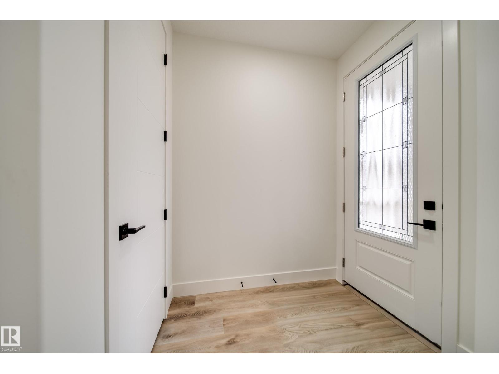 8740 183 Av Nw Property Photo 2