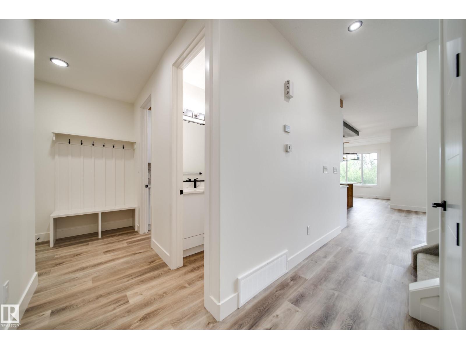 8740 183 Av Nw Property Photo 3