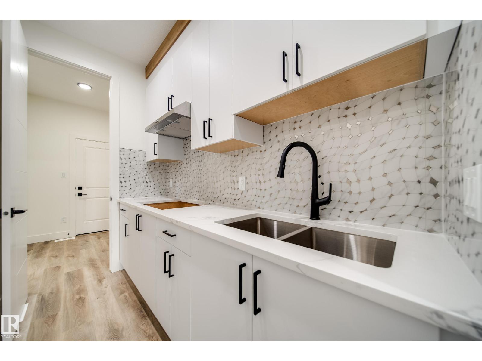 8740 183 Av Nw Property Photo 9