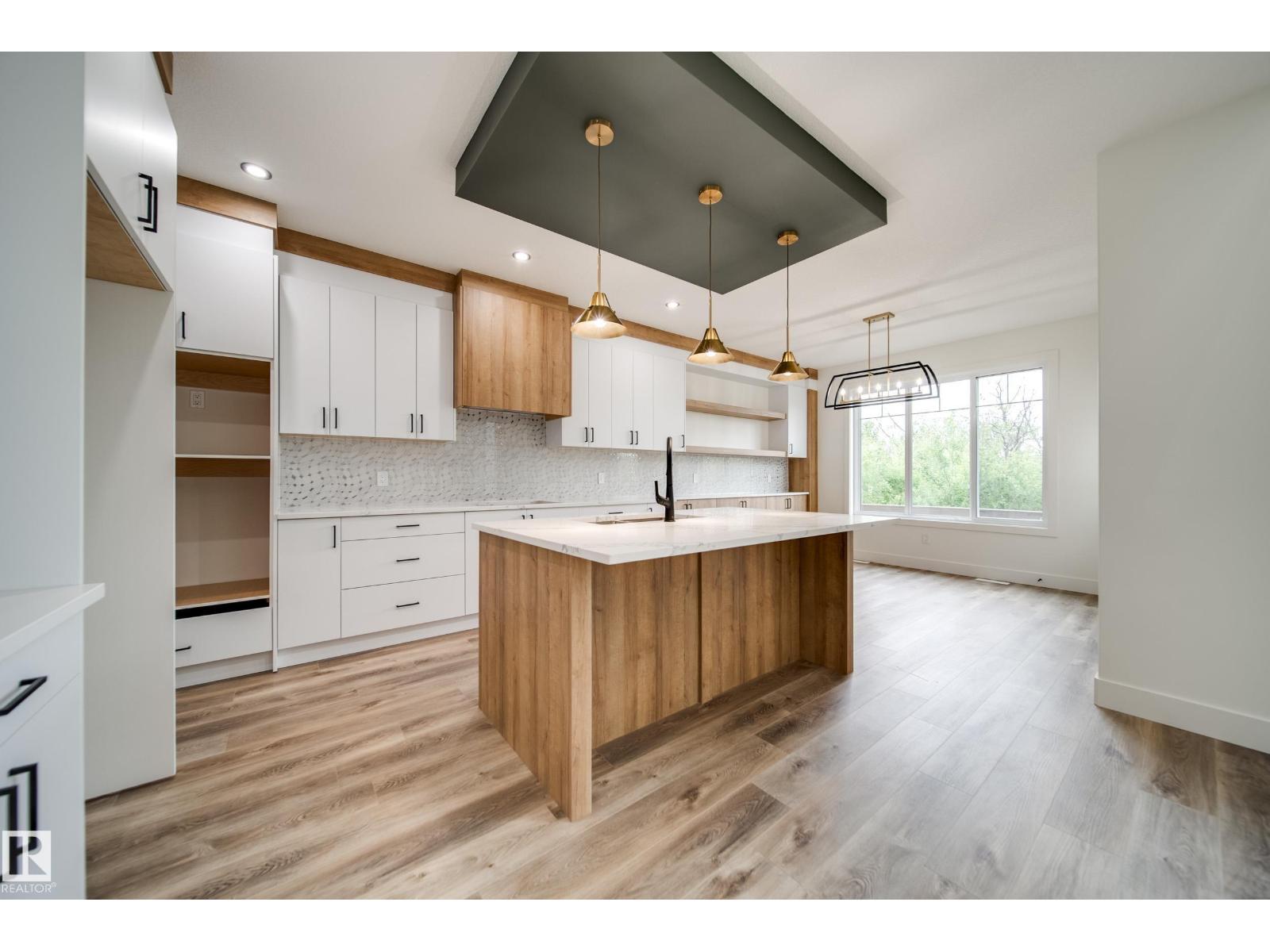 8740 183 Av Nw Property Photo 11