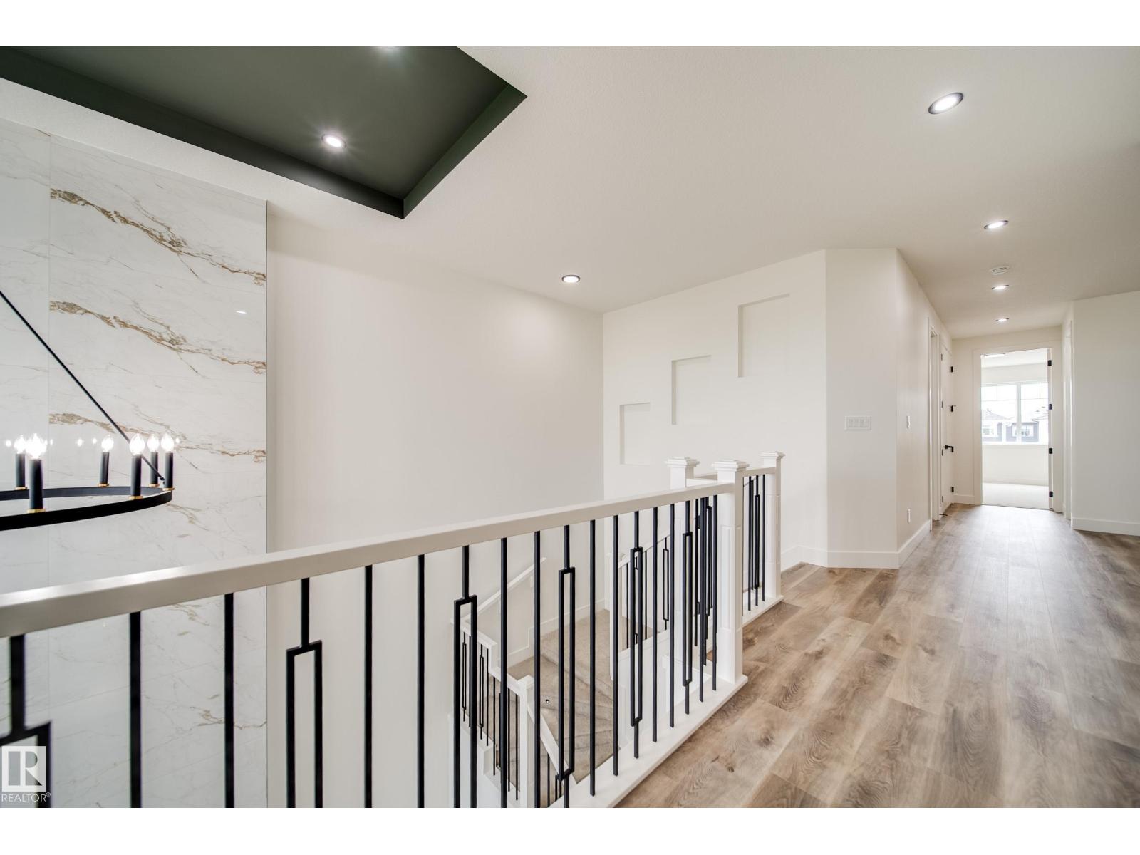 8740 183 Av Nw Property Photo 28