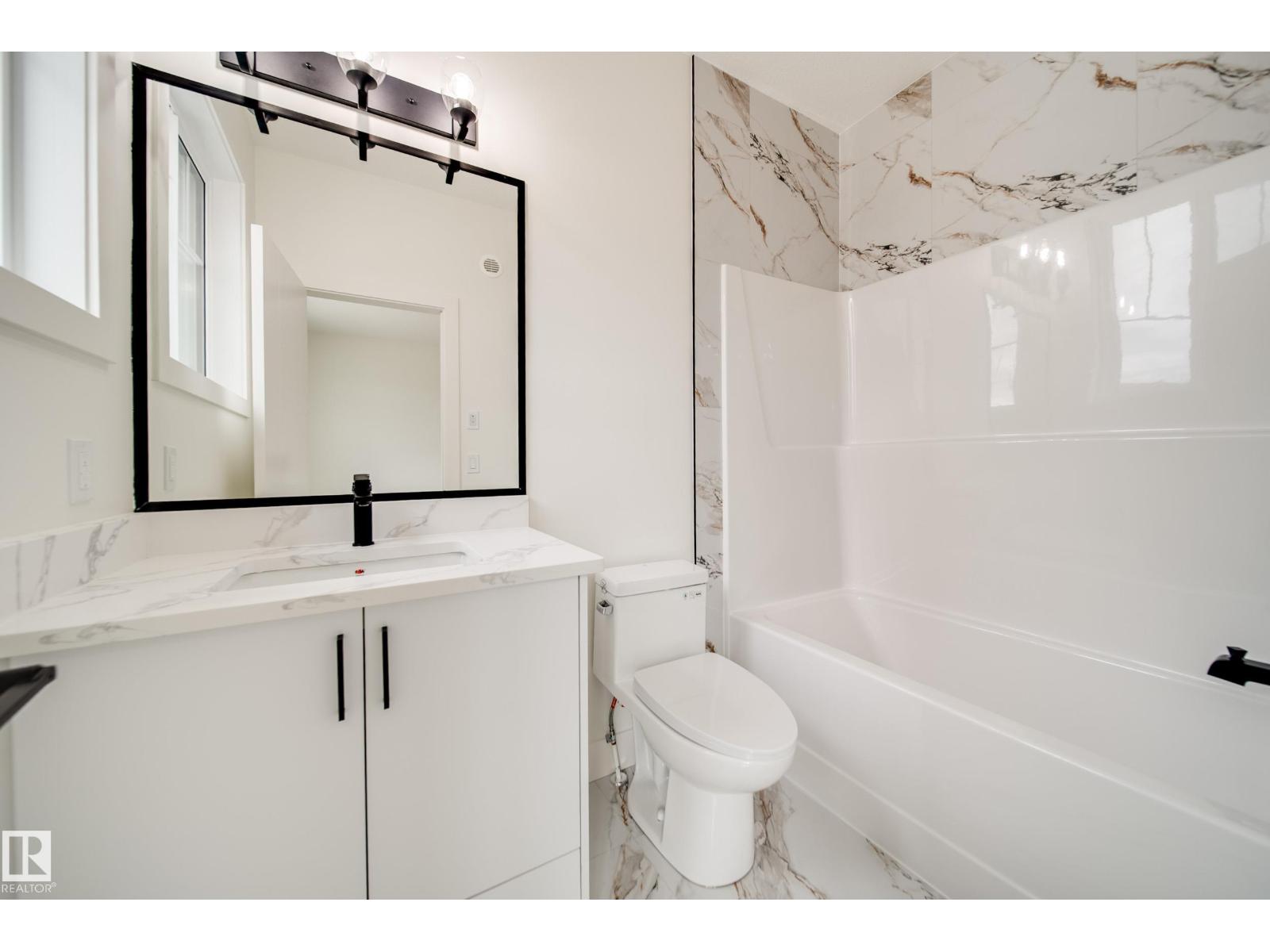 8740 183 Av Nw Property Photo 35