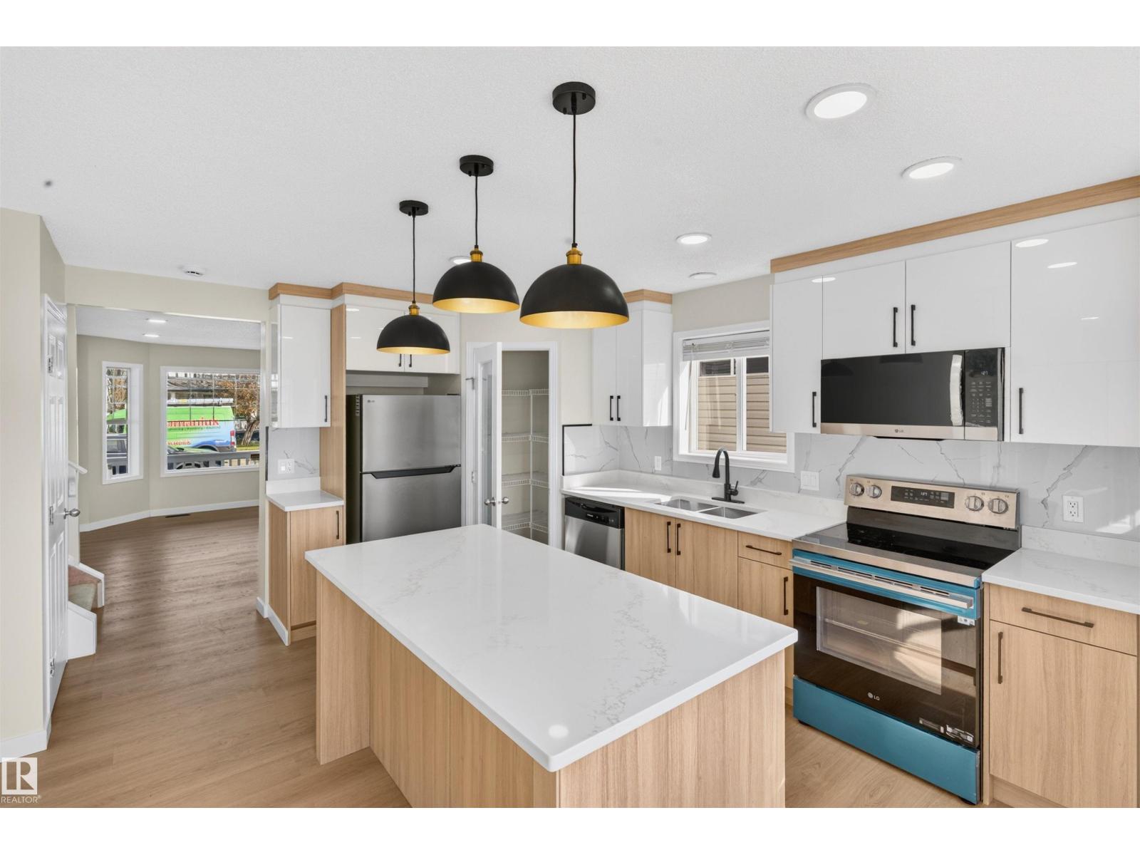 4409 150 Av Nw Property Photo 7