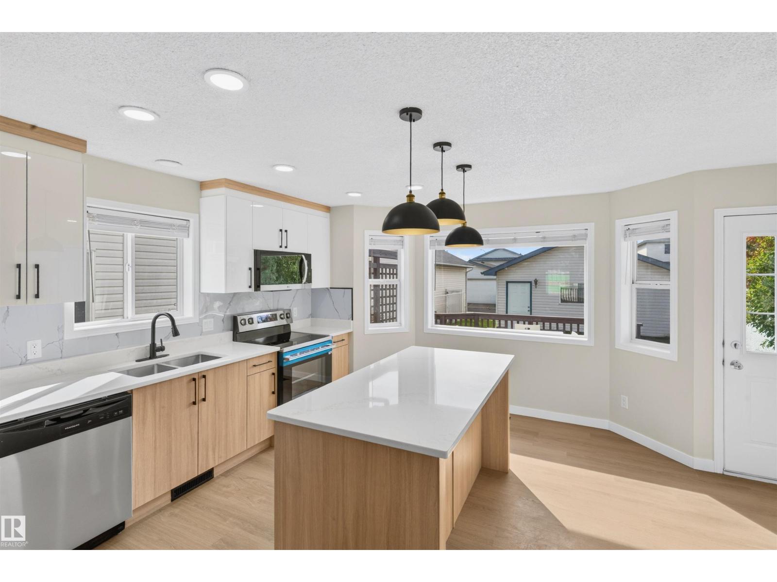 4409 150 Av Nw Property Photo 9