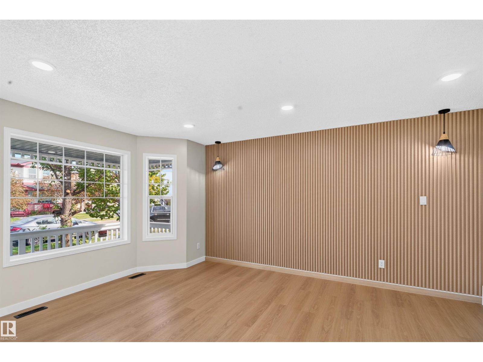 4409 150 Av Nw Property Photo 12