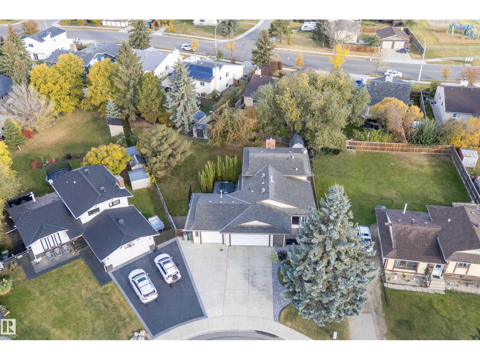 4118 46 St Property Photo 1