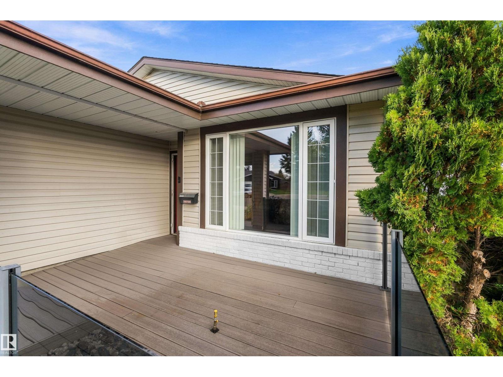 4118 46 St Property Photo 3