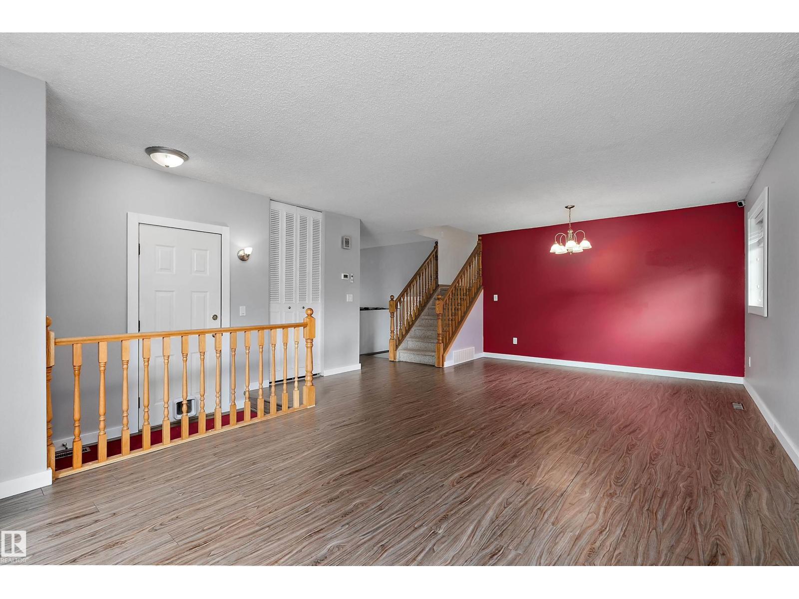4118 46 St Property Photo 9