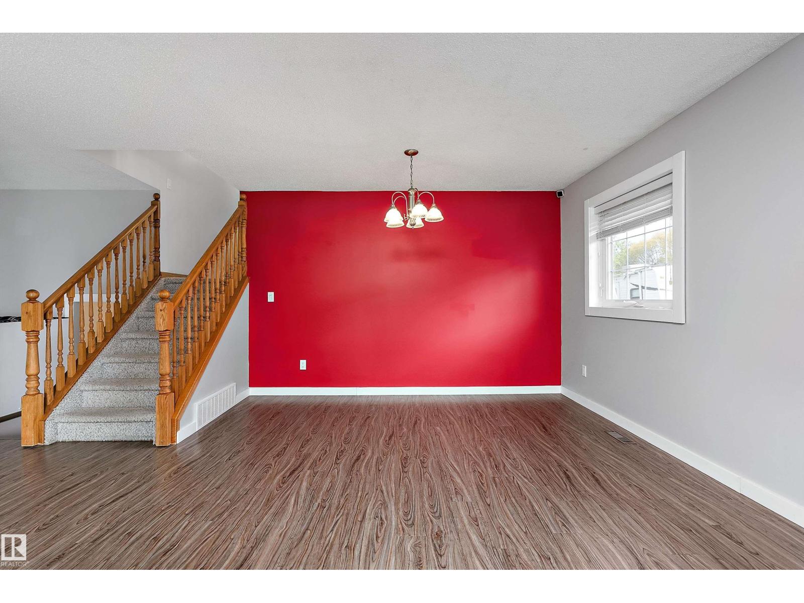 4118 46 St Property Photo 10