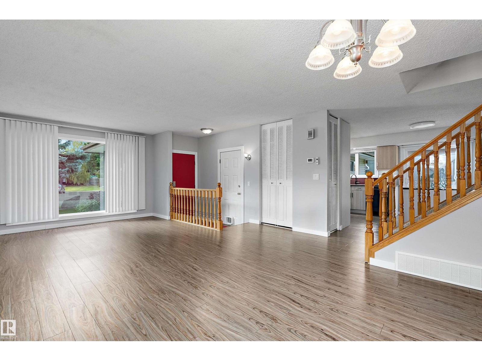 4118 46 St Property Photo 12