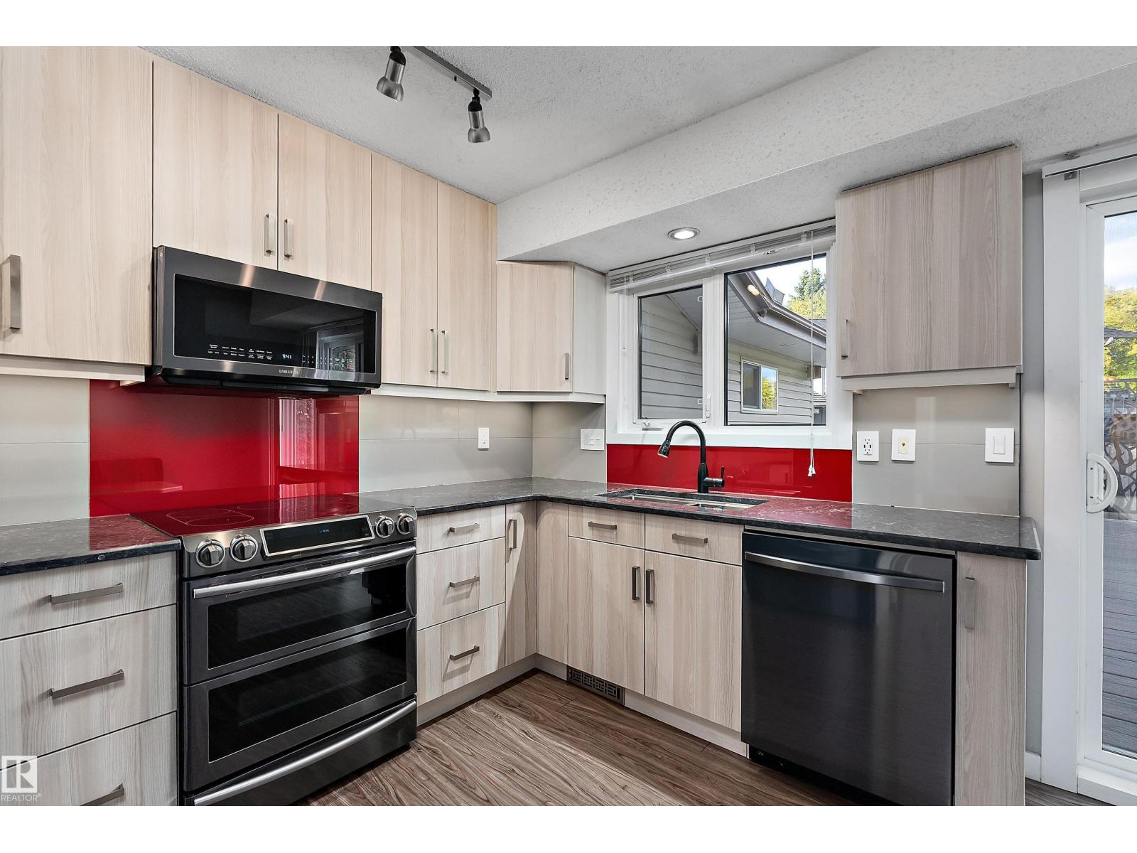 4118 46 St Property Photo 13