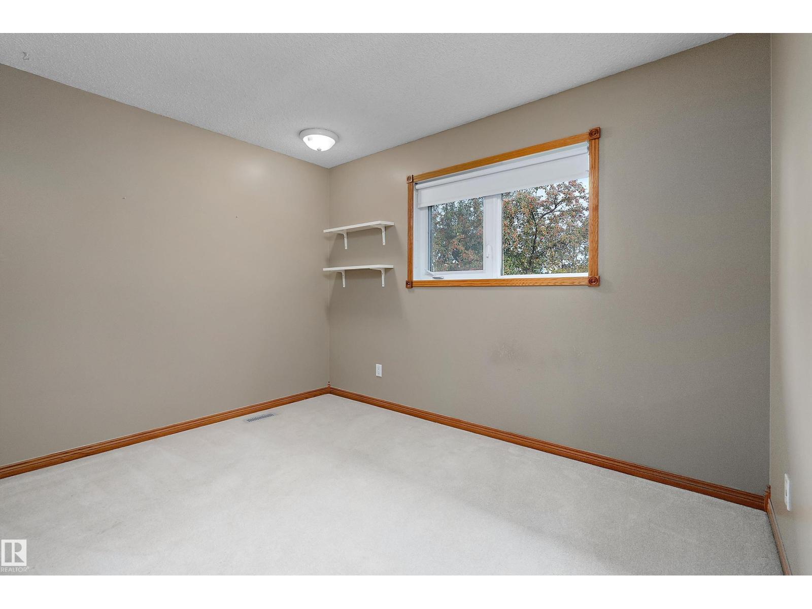 4118 46 St Property Photo 21