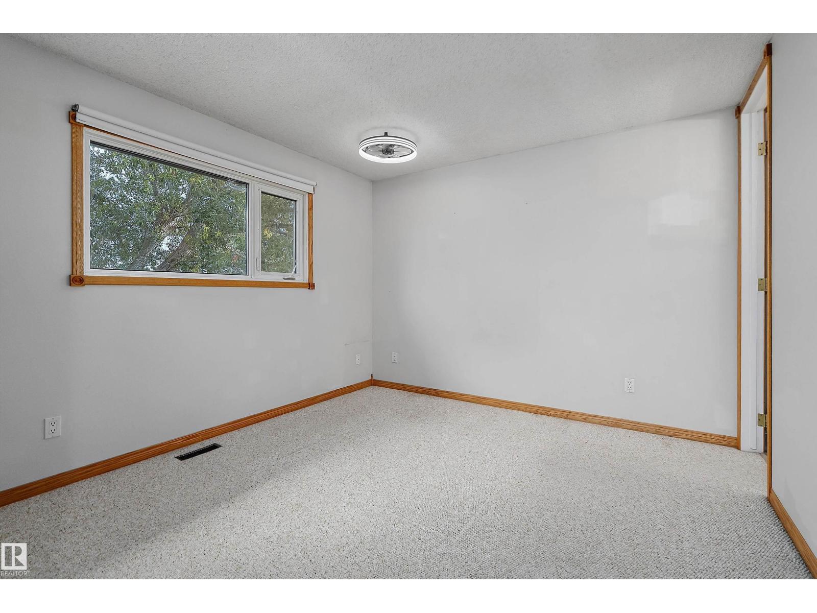 4118 46 St Property Photo 24