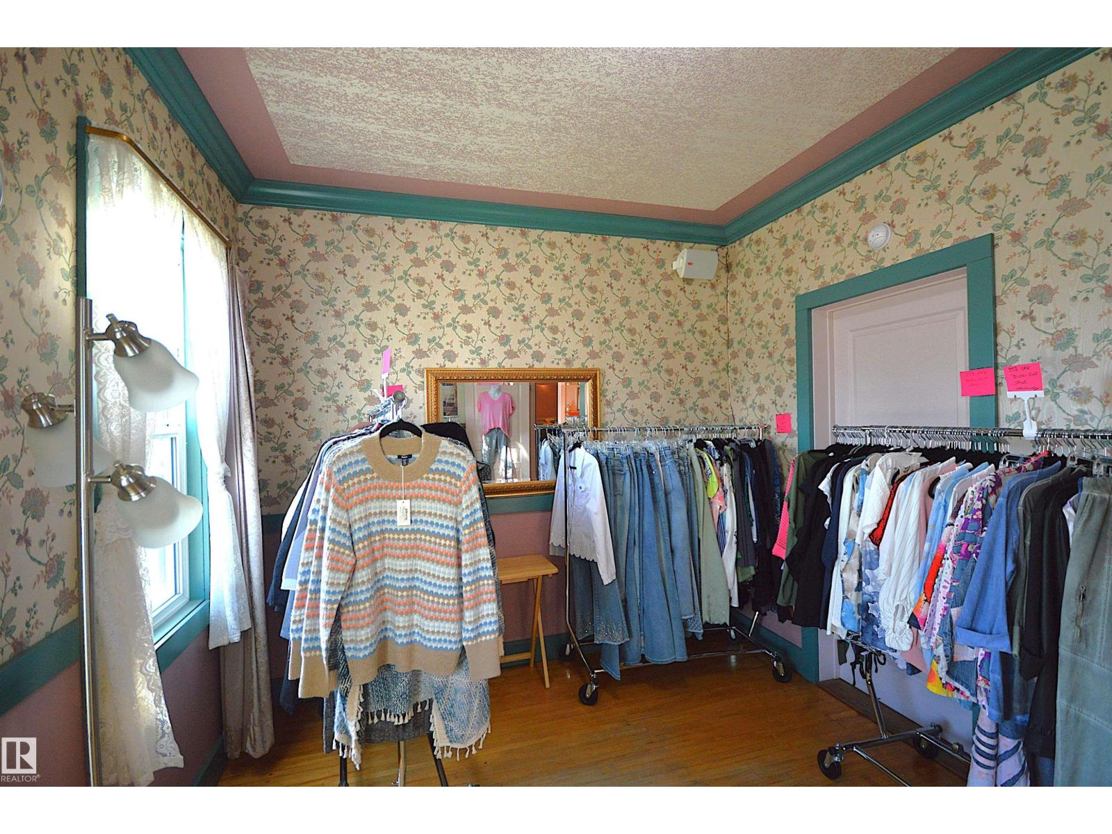 5023 51 Ave Av Property Photo 12