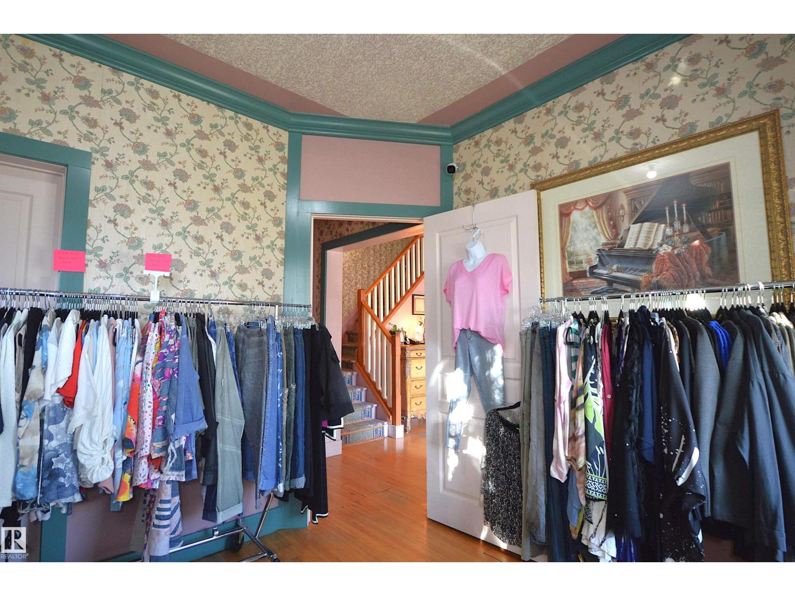 5023 51 Ave Av Property Photo 13