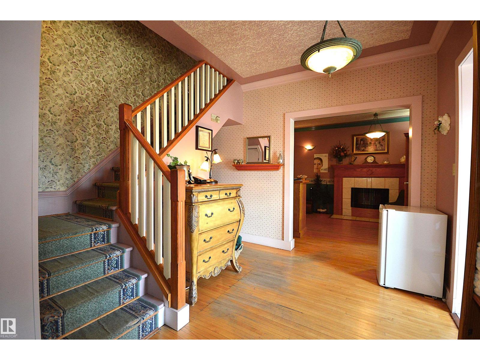 5023 51 Ave Av Property Photo 18