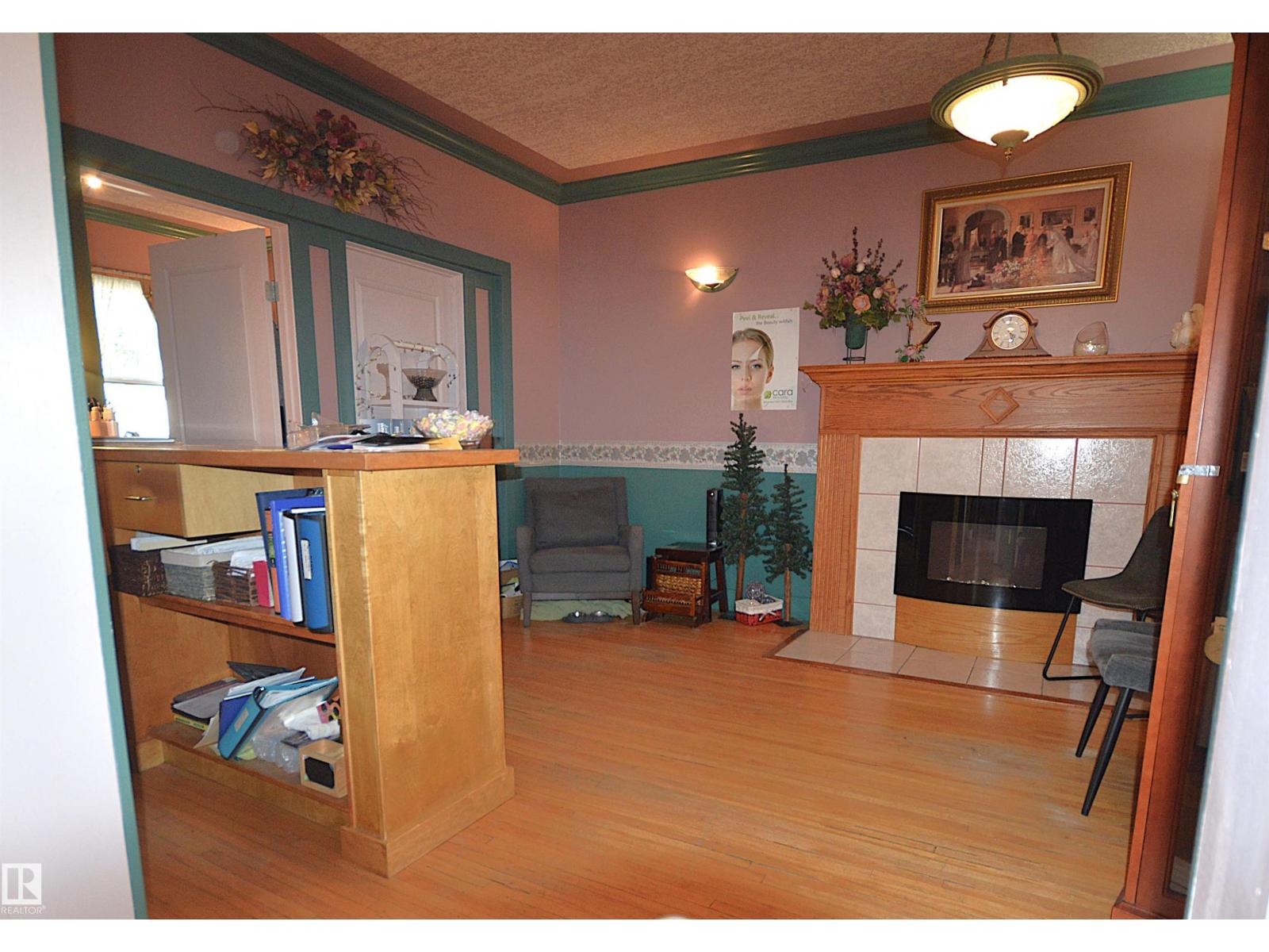 5023 51 Ave Av Property Photo 19