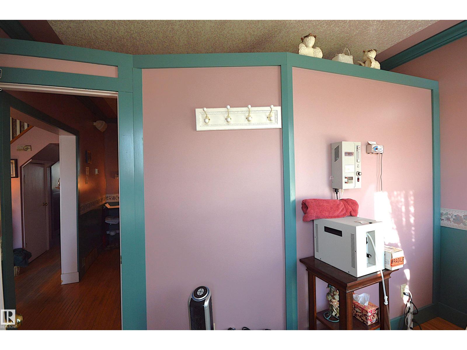 5023 51 Ave Av Property Photo 22