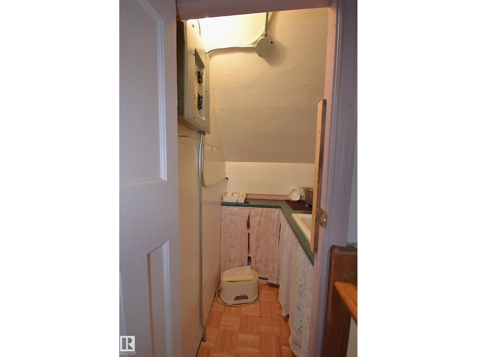 5023 51 Ave Av Property Photo 40