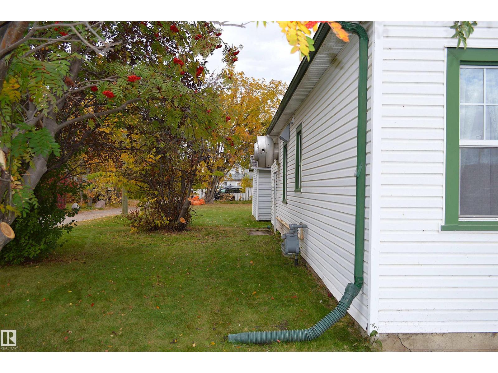5023 51 Ave Av Property Photo 49