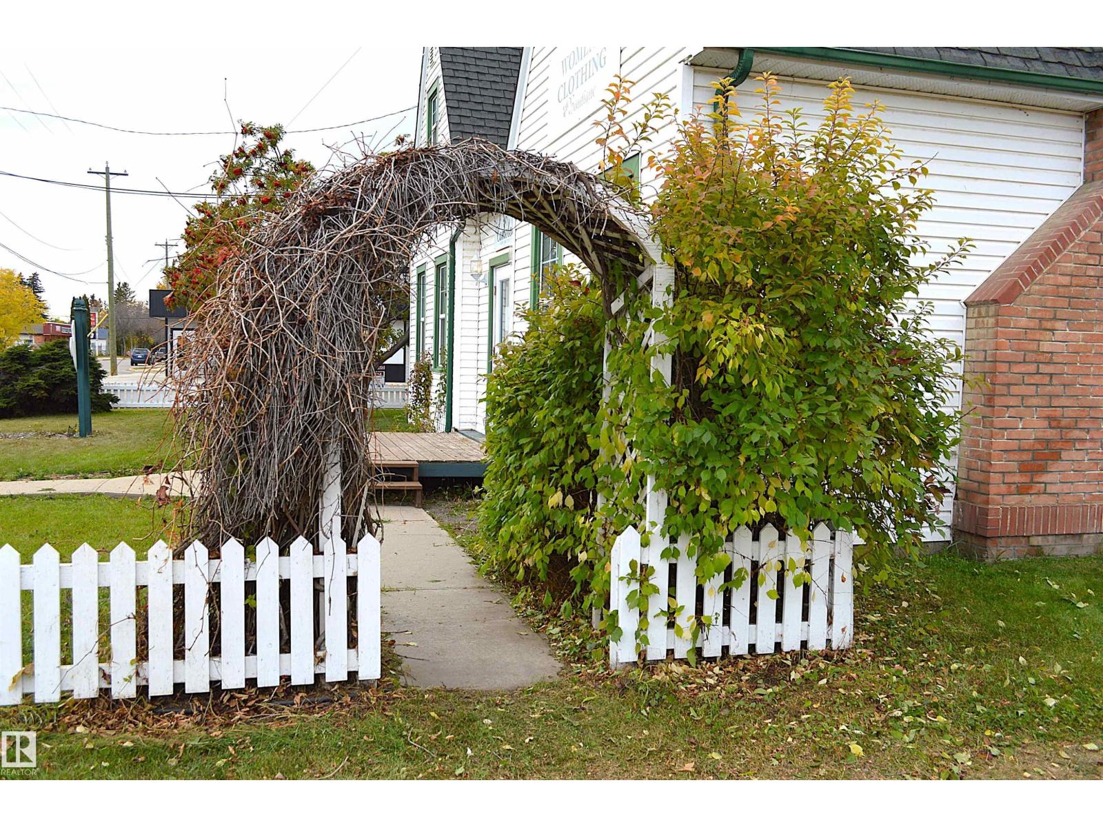 5023 51 Ave Av Property Photo 51
