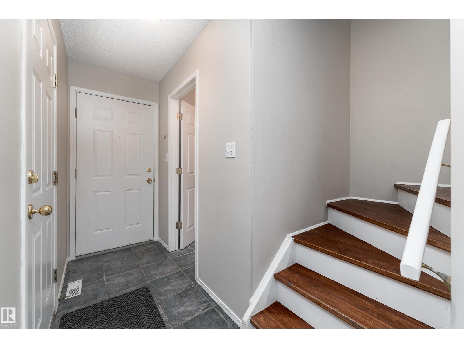 121 Bulyea Rd Nw Property Photo 9