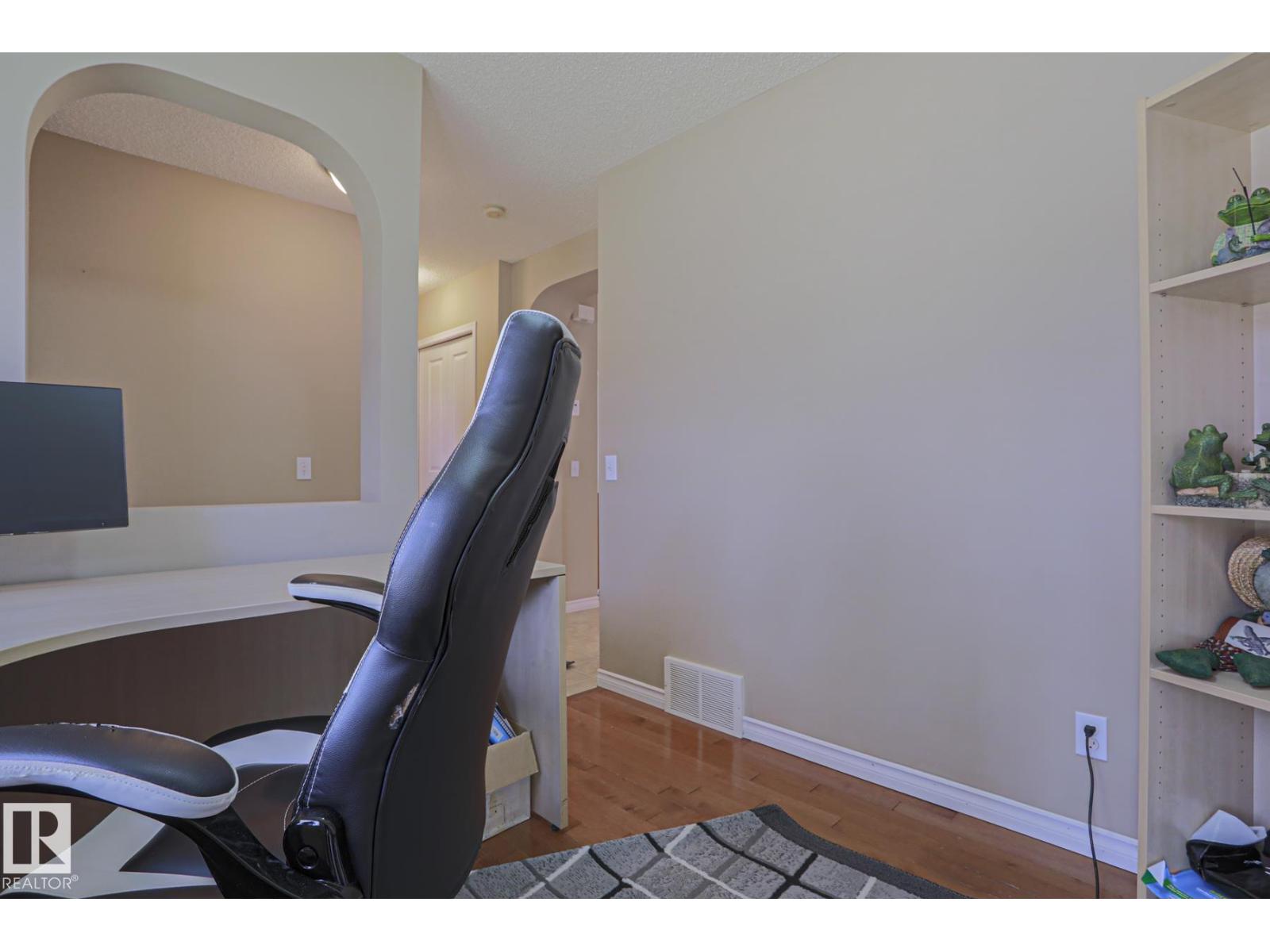 452 Gibb Wd Nw Property Photo 5