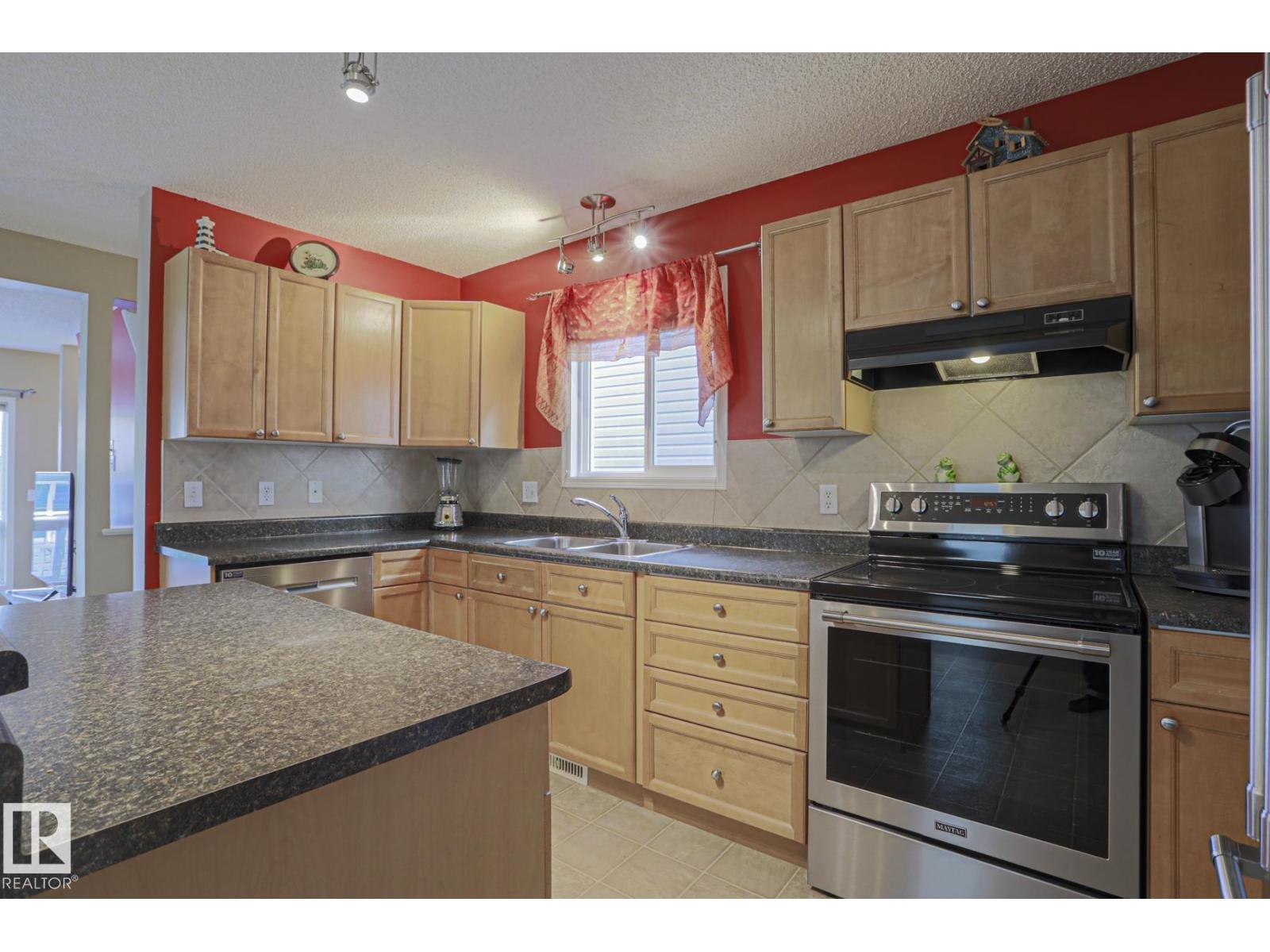 452 Gibb Wd Nw Property Photo 6