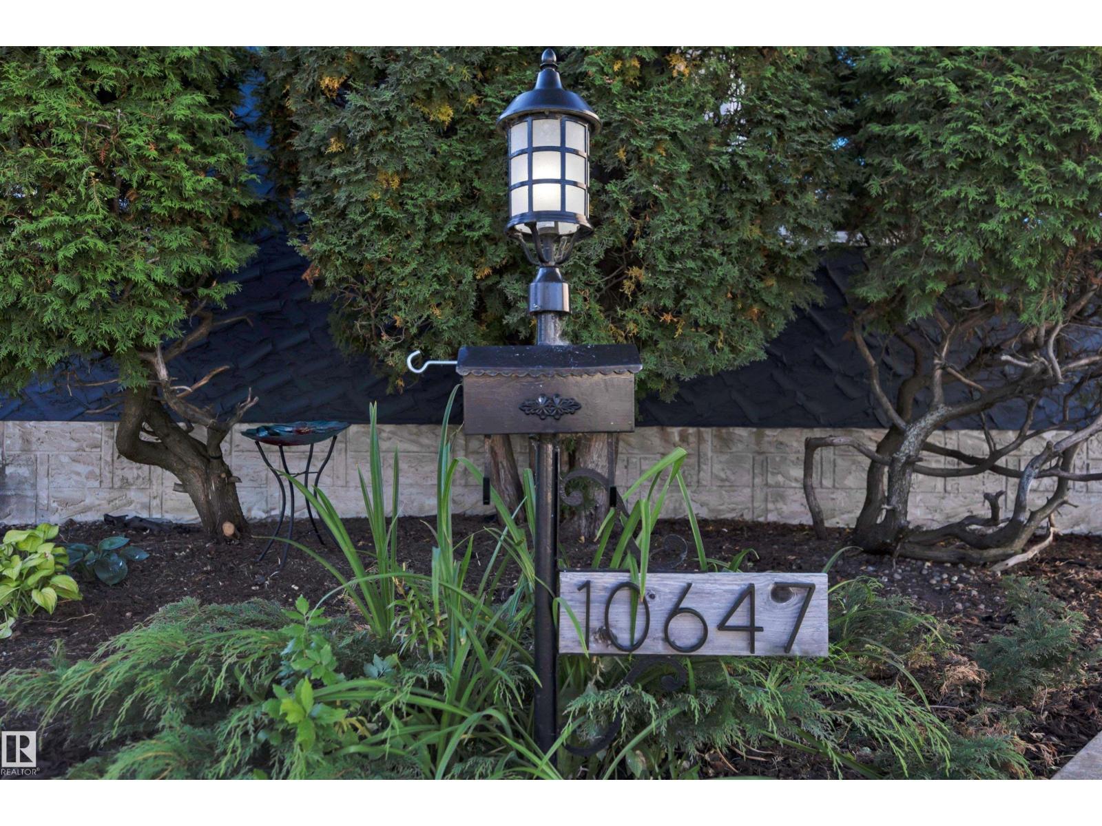 10647 68 Av Nw Property Photo 2