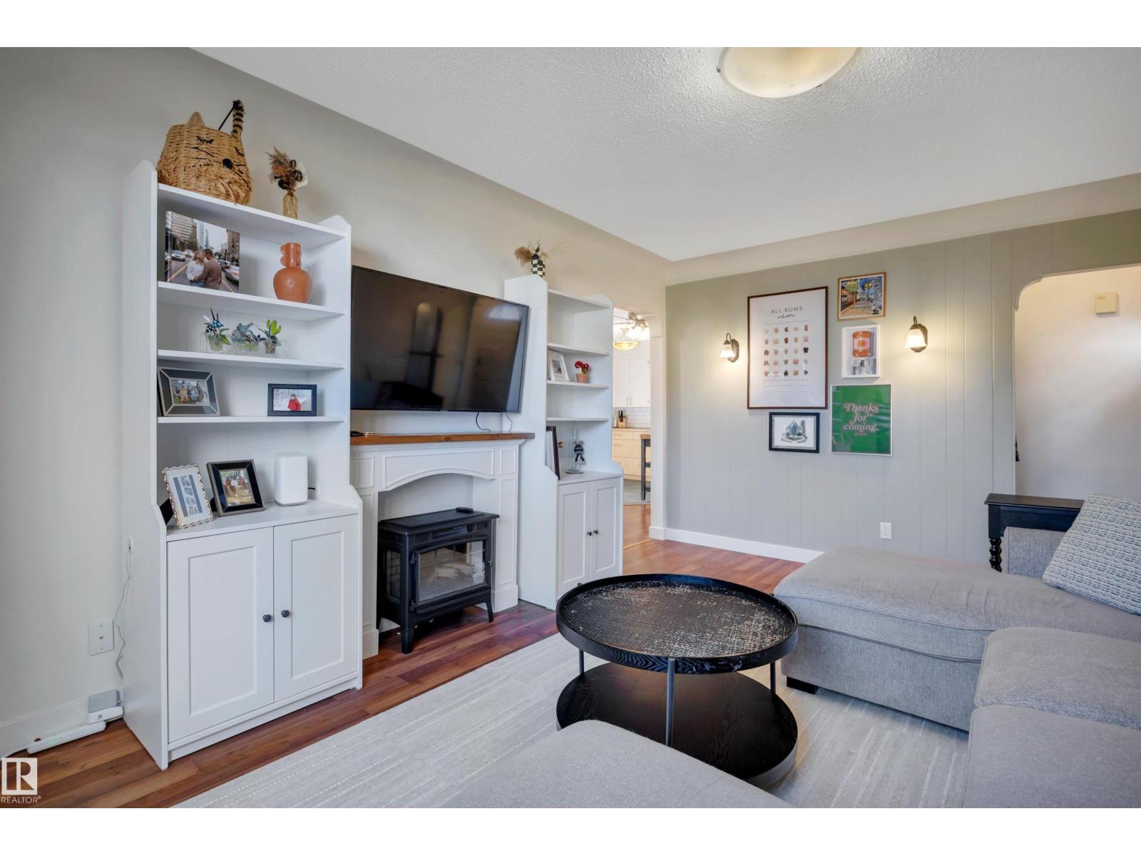 10647 68 Av Nw Property Photo 7