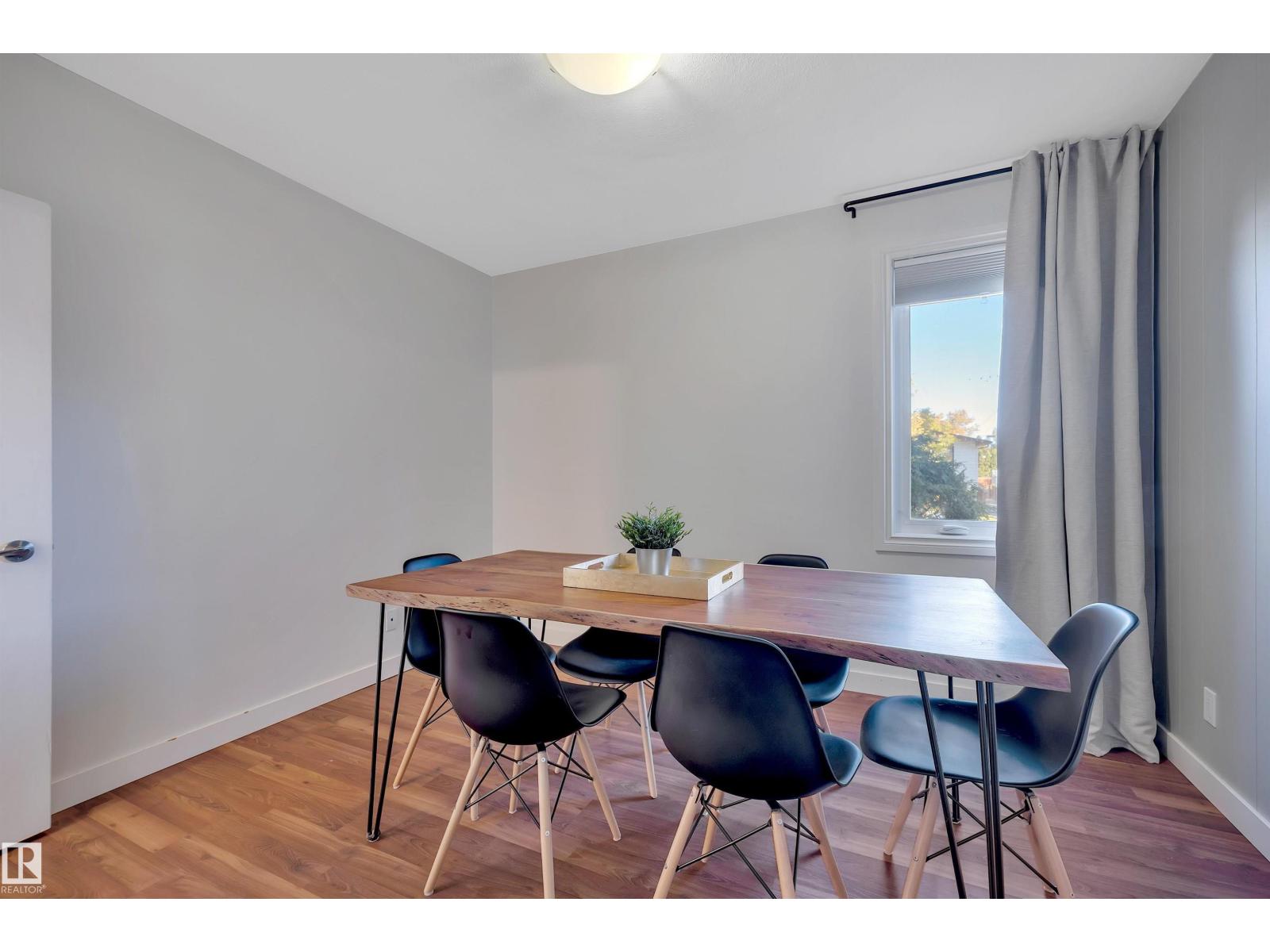 10647 68 Av Nw Property Photo 17