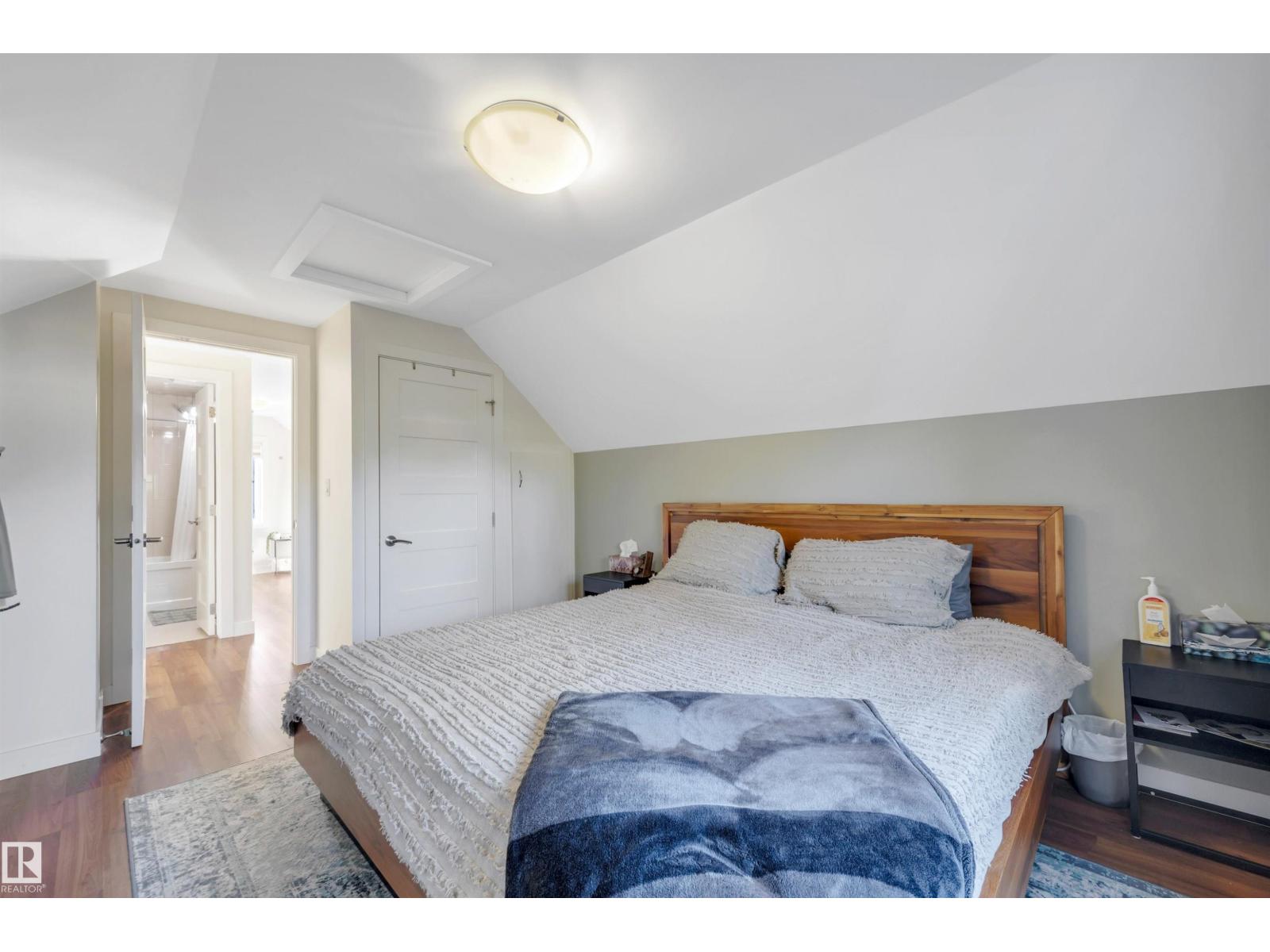 10647 68 Av Nw Property Photo 25