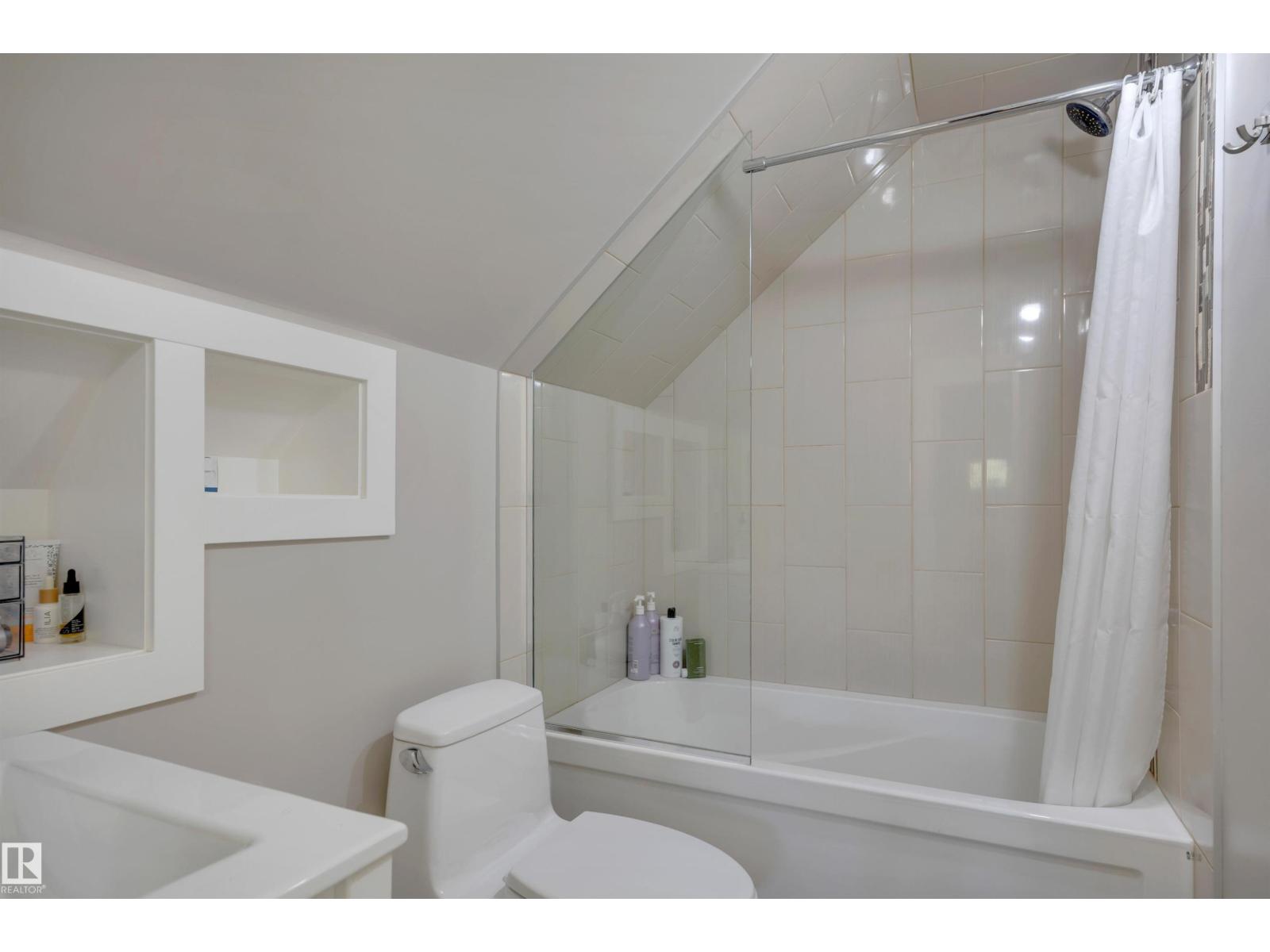 10647 68 Av Nw Property Photo 29