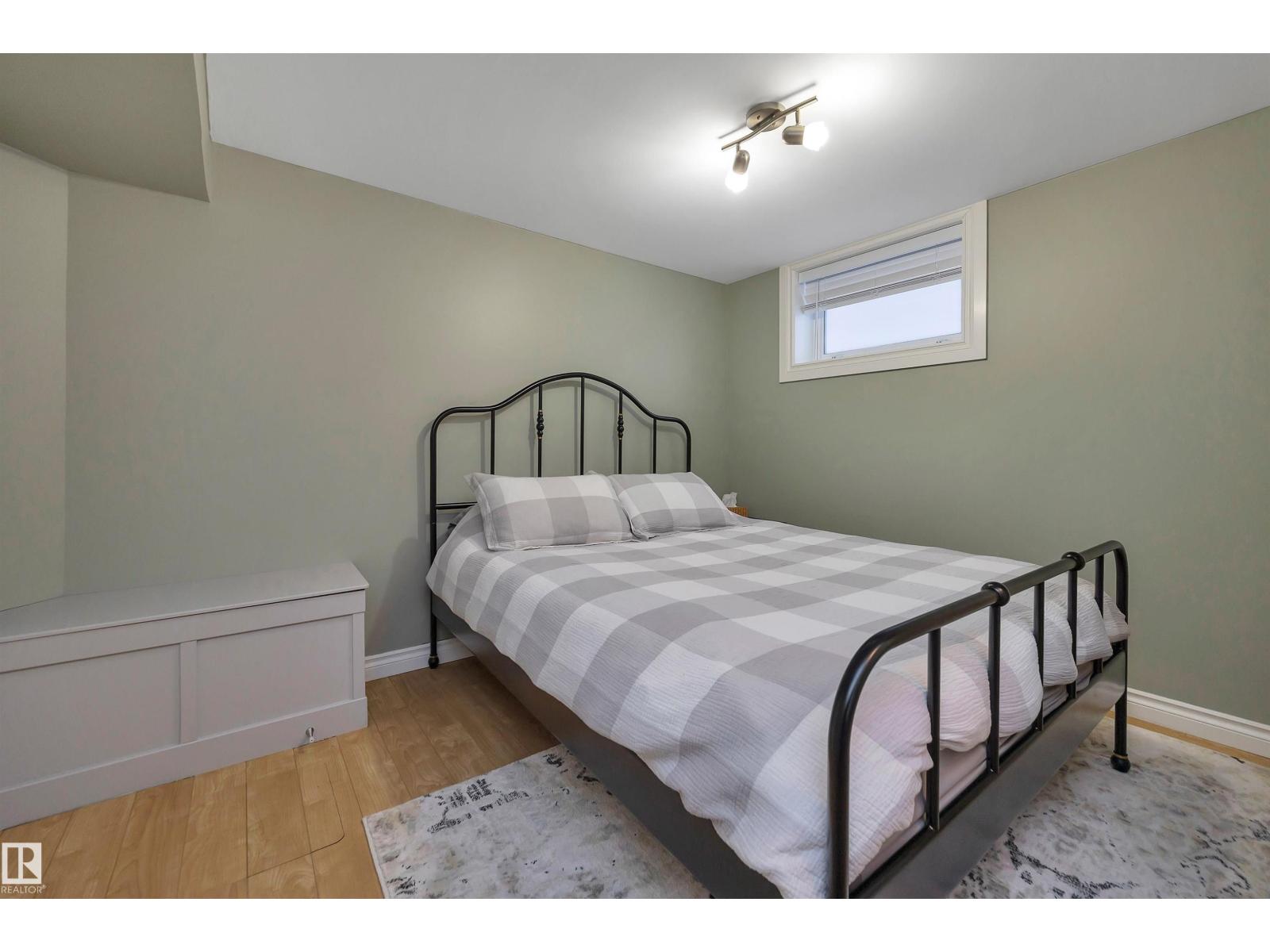 10647 68 Av Nw Property Photo 41