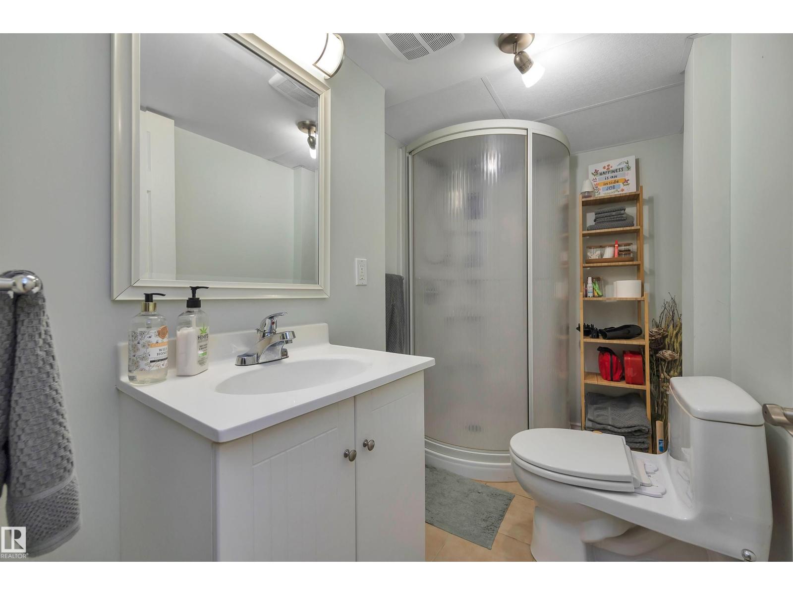 10647 68 Av Nw Property Photo 43