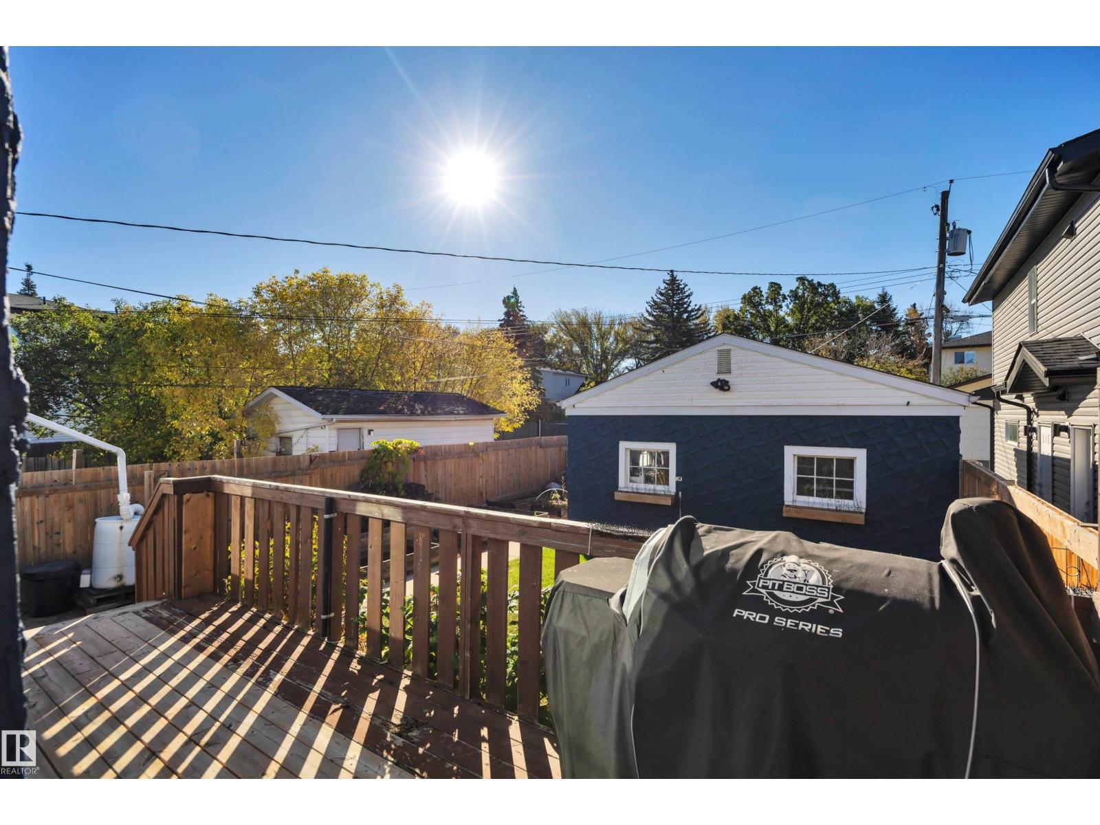 10647 68 Av Nw Property Photo 46