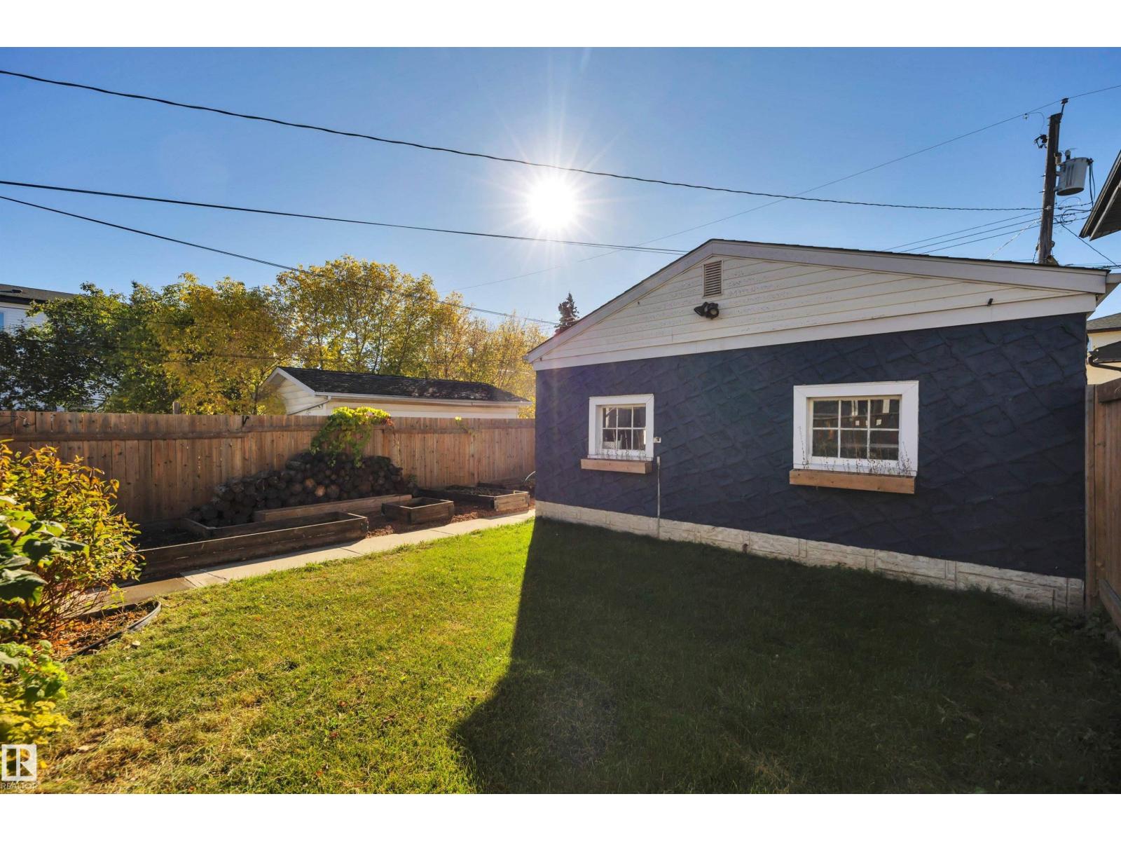 10647 68 Av Nw Property Photo 49