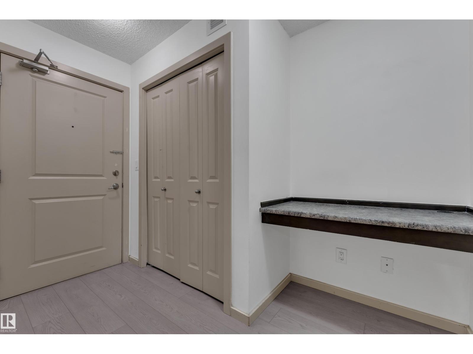 #320 3357 16a Av Nw Property Photo 9