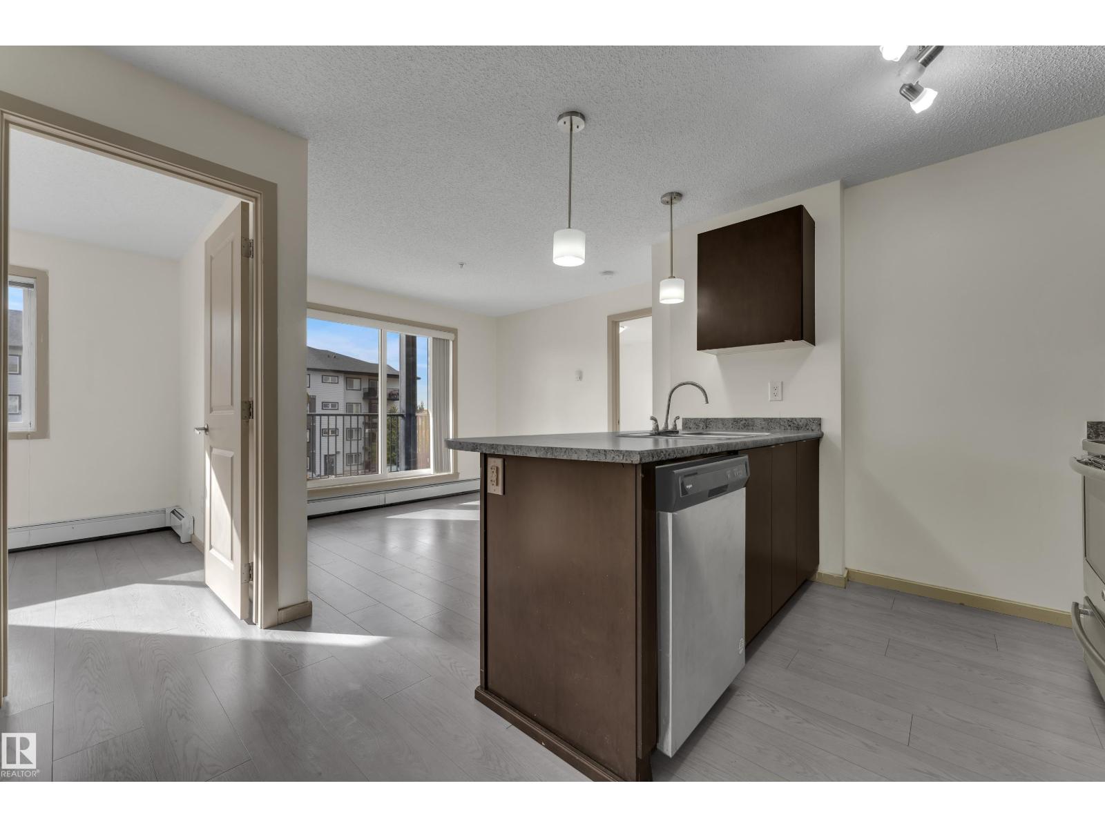 #320 3357 16a Av Nw Property Photo 13